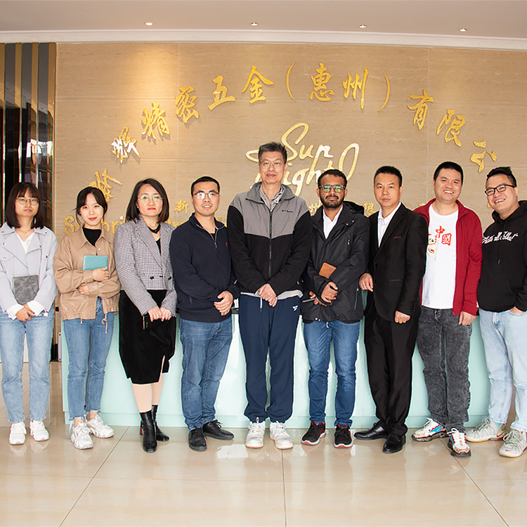 Huizhou ရှိစက်ရုံတွင်နေရောင်ခြည်မှနေထွက်ရေးခရီးစဉ်